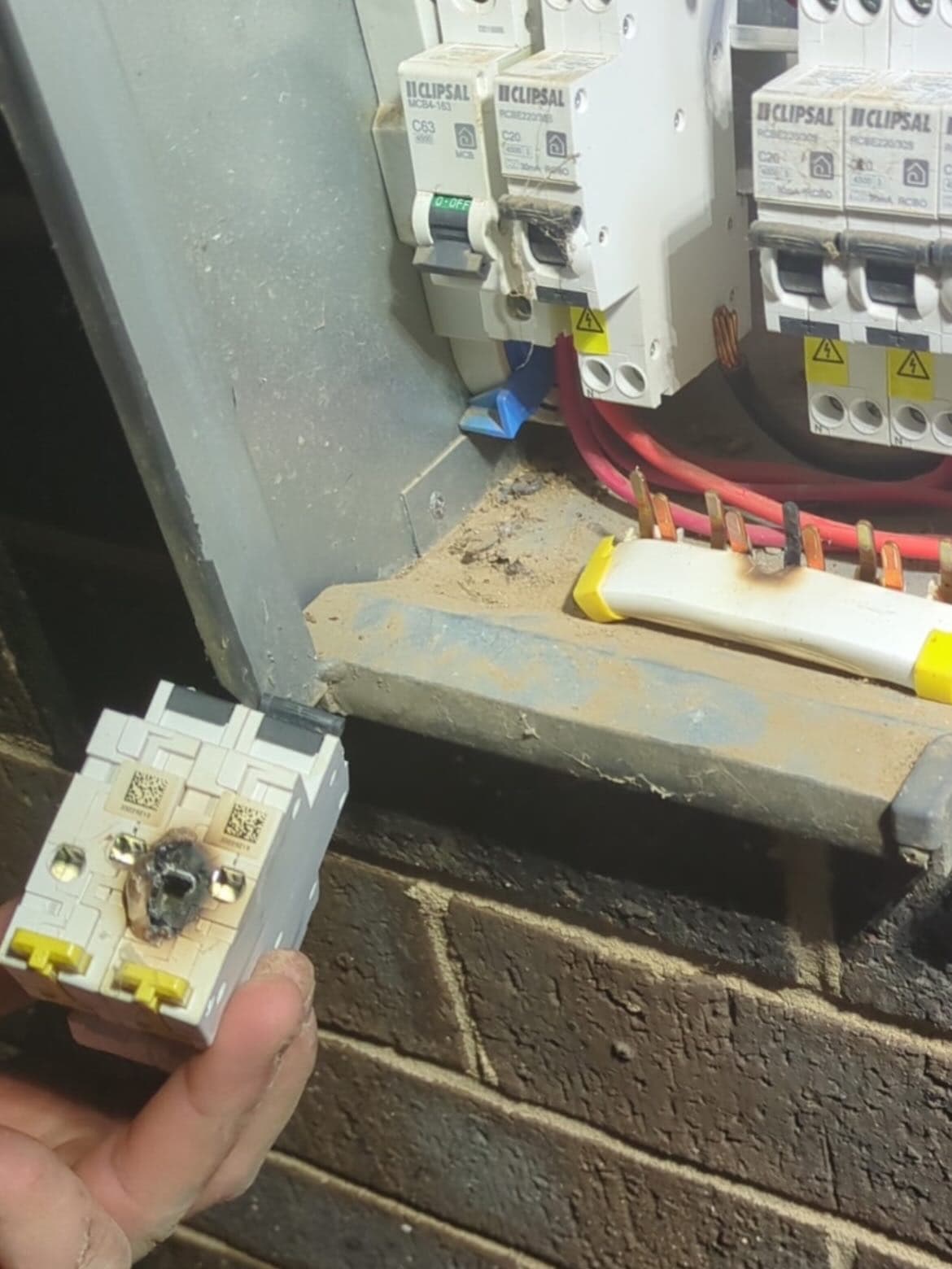 Emergency electrician fault response in Echuca